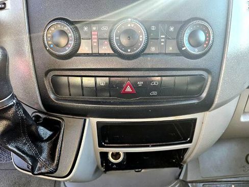 Used 2016 Mercedes-Benz Sprinter 2500 image 18
