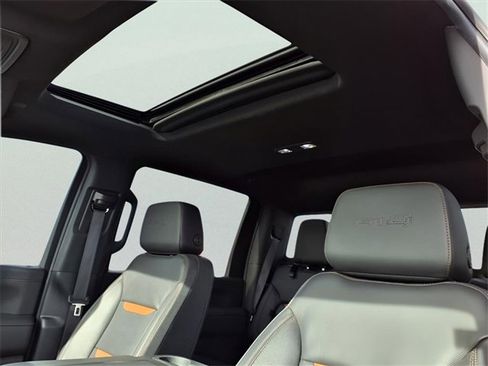 Certified 2023 GMC Sierra 2500 AT4 w/ AT4 Preferred Package image 4