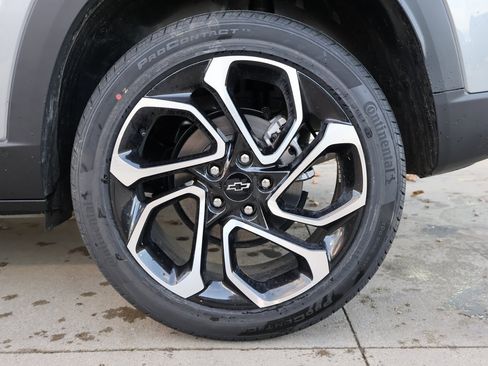 New 2026 Chevrolet Trax RS w/ Sunroof Package image 37