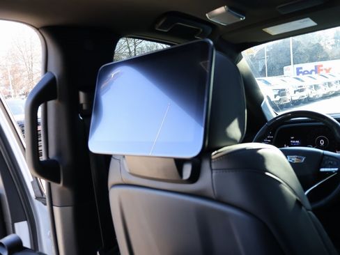 Certified 2023 Cadillac Escalade ESV Premium Luxury w/ Performance Package image 30