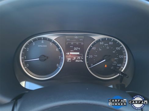 Certified 2025 Nissan Kicks Play S image 27