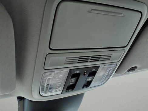 Certified 2024 Honda Odyssey EX-L image 24