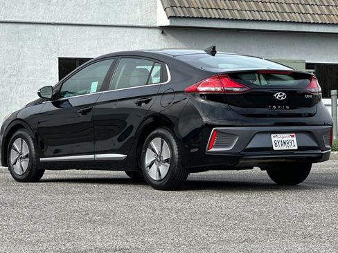 Used 2022 Hyundai Ioniq SE image 6