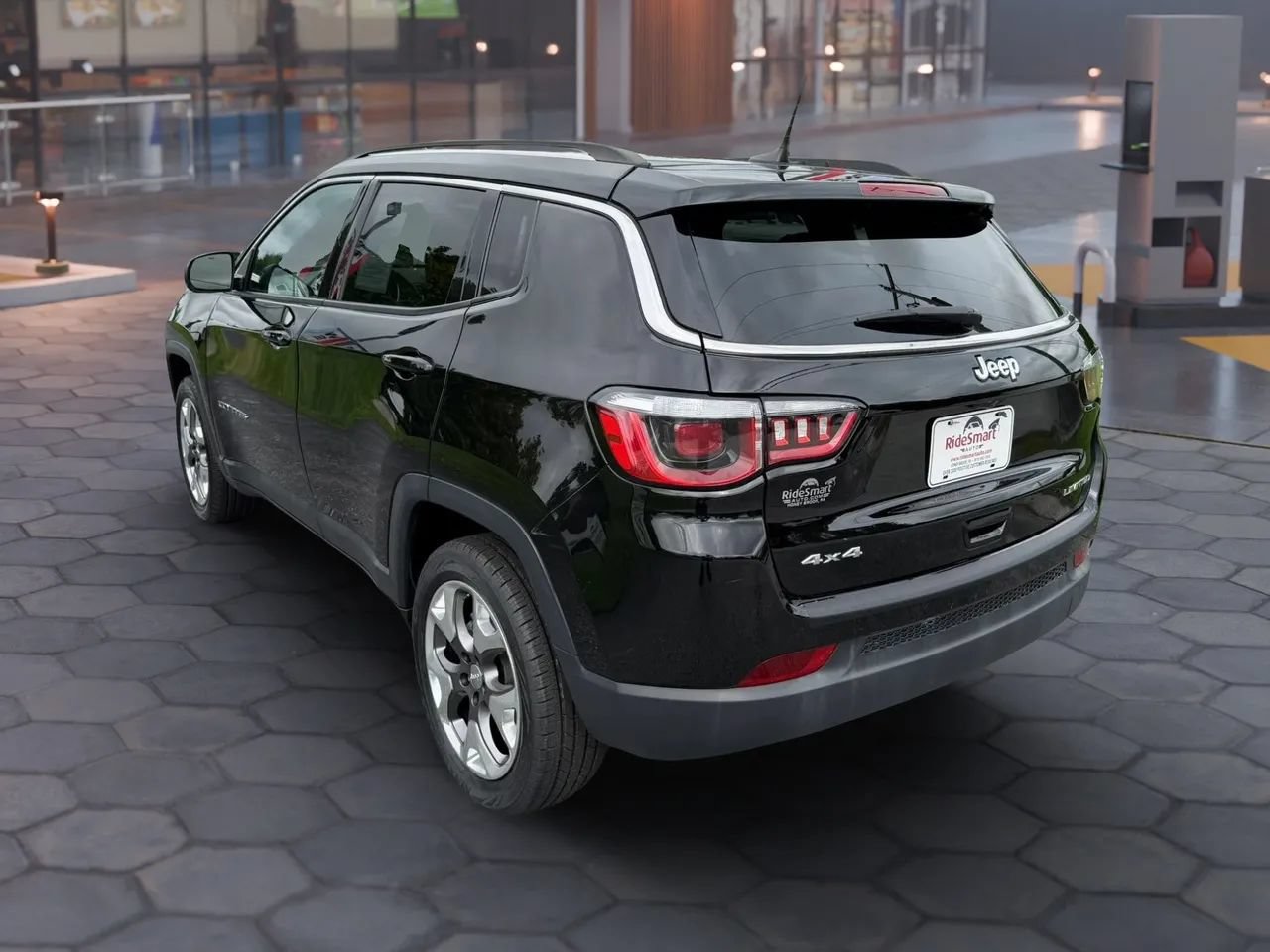Used 2020 Jeep Compass Limited AWD/4WD image 9