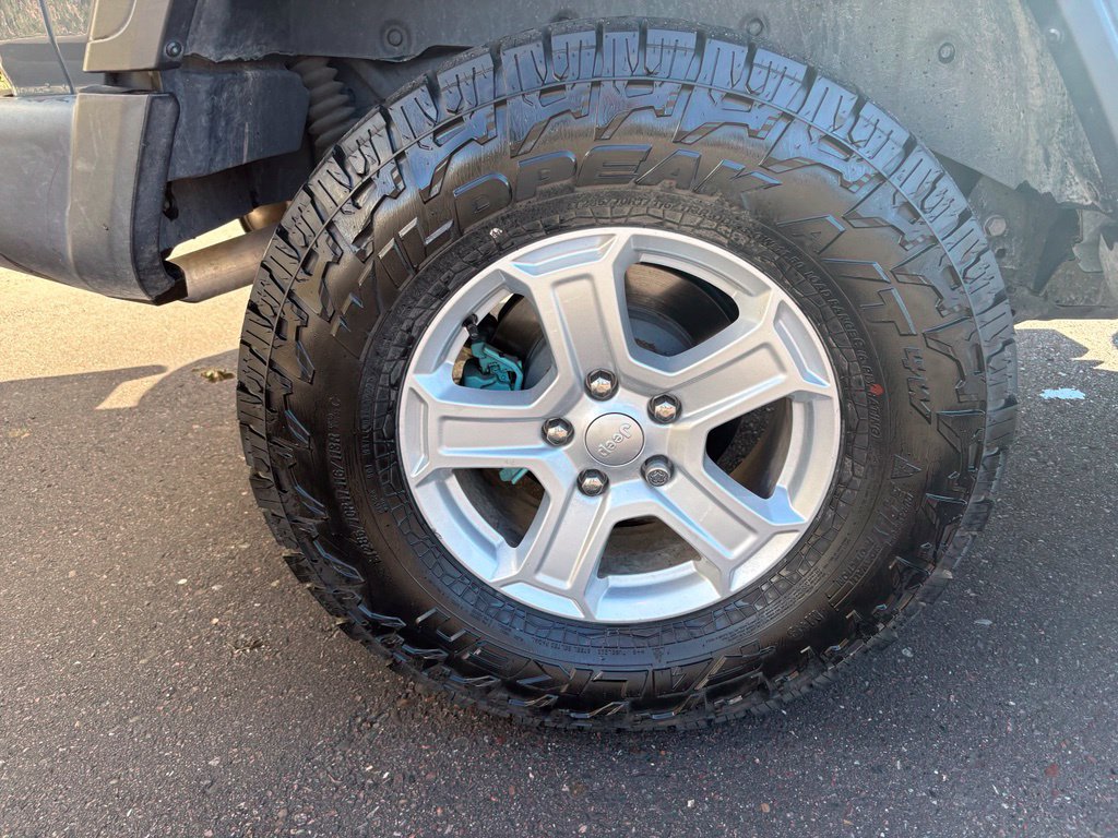 Used 2019 Jeep Wrangler Sport AWD/4WD image 5