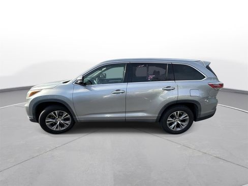 Used 2015 Toyota Highlander XLE image 9