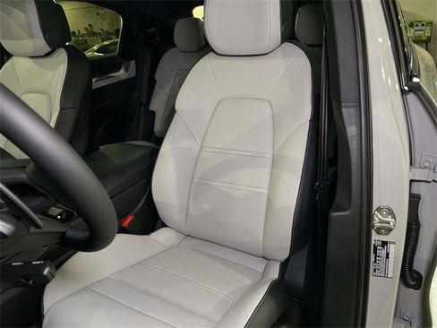 New 2026 Porsche Cayenne Coupe image 5