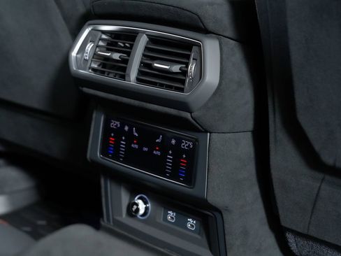 Used 2024 Lamborghini Urus Performante image 34