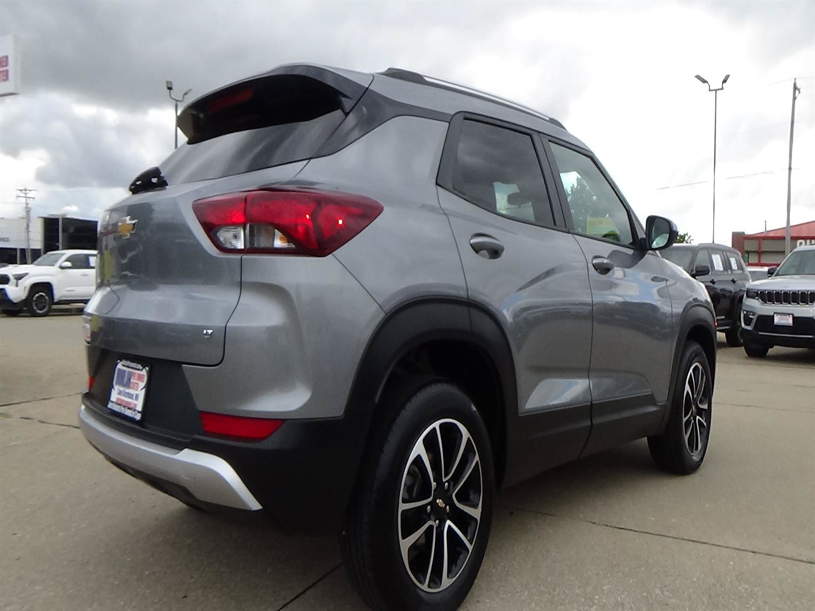 Used 2025 Chevrolet TrailBlazer LT AWD/4WD image 7