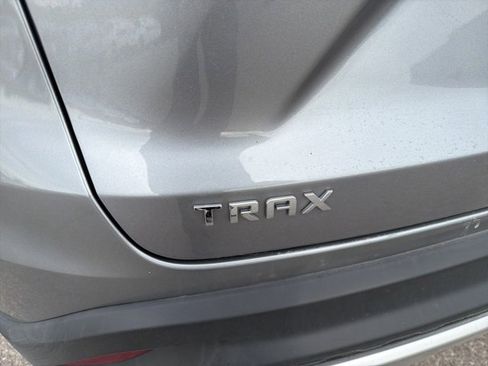 Used 2025 Chevrolet Trax LT w/ LT Convenience Package image 26