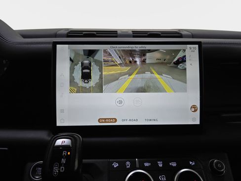 Used 2022 Land Rover Defender 90 X-Dynamic HSE image 24