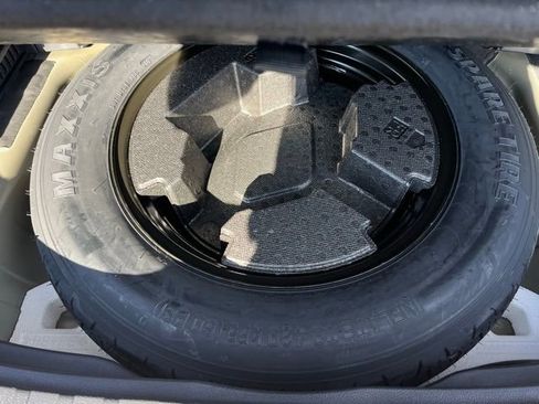 Used 2024 Toyota RAV4 XLE Premium image 8