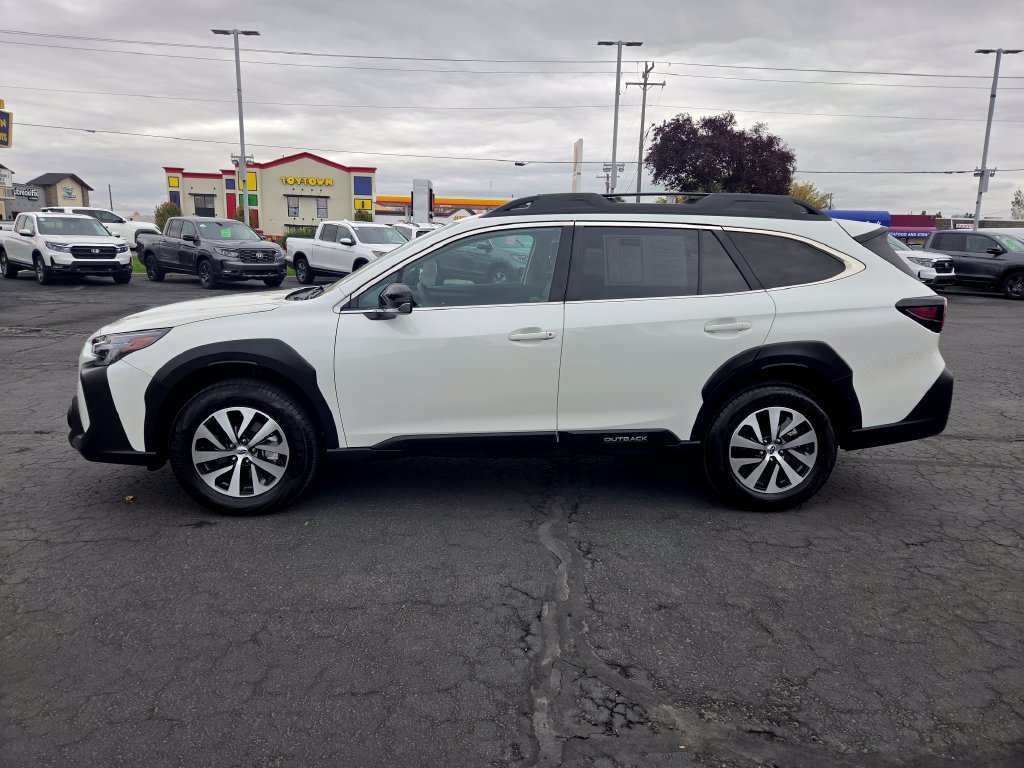 Used 2025 Subaru Outback Premium AWD/4WD image 6