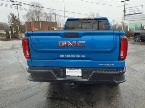 Used 2024 GMC Sierra 1500 AT4X image 7