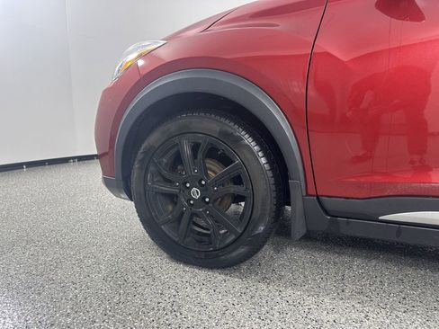 Used 2020 Nissan Kicks SR w/ SR Premium Package image 7