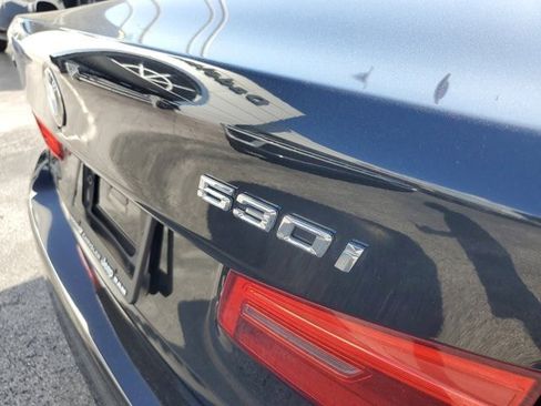 Used 2018 BMW 530i xDrive w/ Premium Package image 10