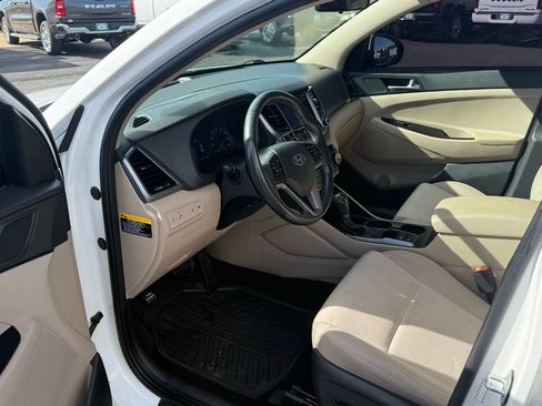 Used 2017 Hyundai Tucson Sport image 14