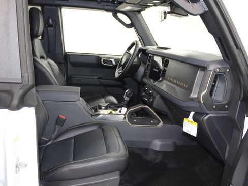 New 2026 Ford Bronco Badlands AWD/4WD image 27