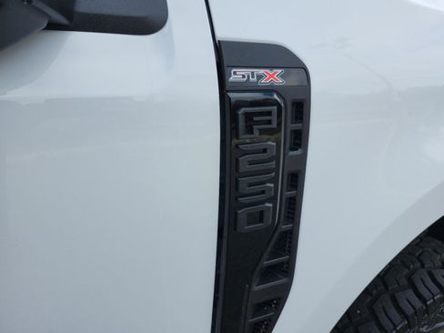 Used 2024 Ford F250 XL w/ STX Appearance Package image 7