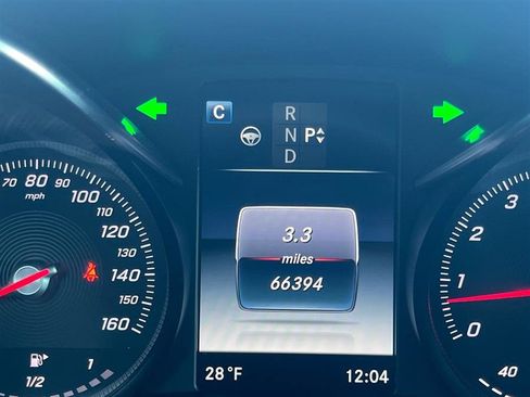 Used 2017 Mercedes-Benz GLC 300 4MATIC image 29