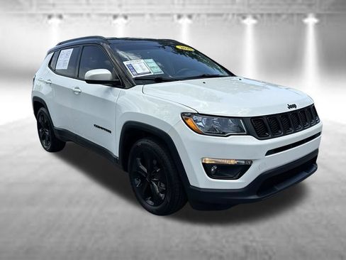 Used 2020 Jeep Compass Latitude FWD image 3
