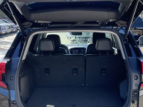 Used 2023 GMC Terrain SLT image 26