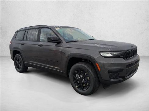 New 2025 Jeep Grand Cherokee L Altitude image 7