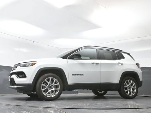 Used 2025 Jeep Compass Limited AWD/4WD image 54