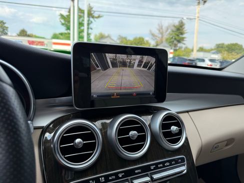 Used 2017 Mercedes-Benz C 300 4MATIC Sedan image 39