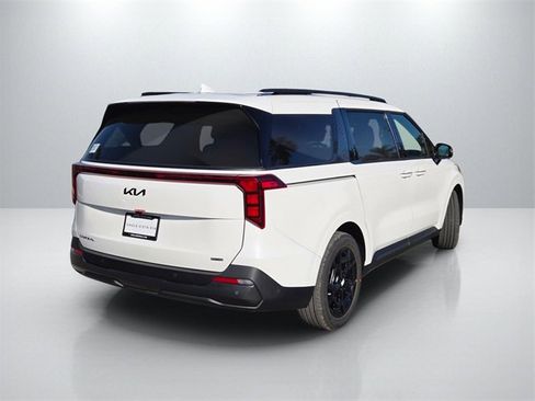 New 2026 Kia Carnival SX image 5