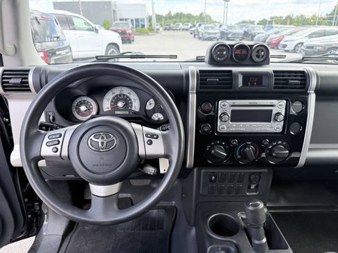 Used 2013 Toyota FJ Cruiser 4WD w/ Convenience Pkg image 10