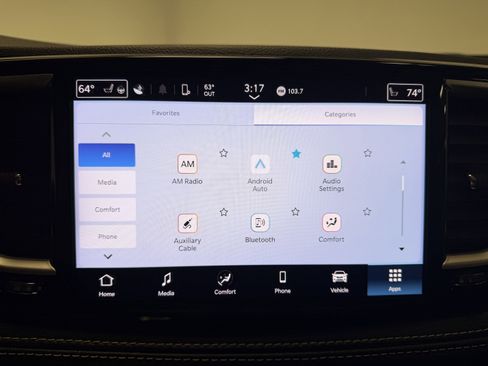 Used 2024 Chrysler Pacifica Touring-L image 9