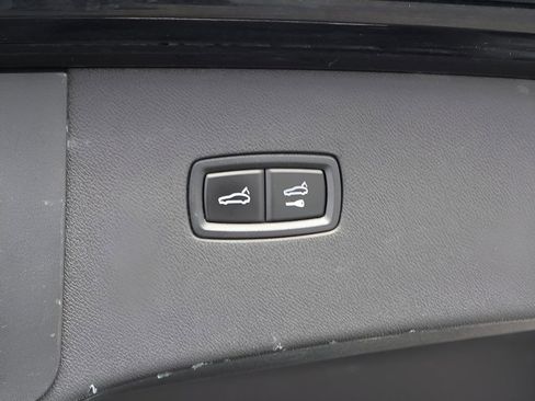 Certified 2023 Porsche Cayenne Turbo S AWD/4WD image 19