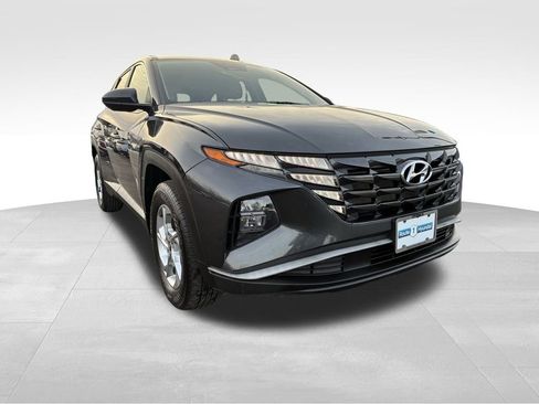Used 2023 Hyundai Tucson SE image 1