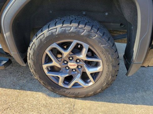 Used 2022 GMC Sierra 1500 SLT image 9