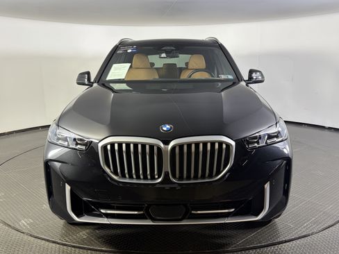 Certified 2026 BMW X5 xDrive40i w/ Climate Comfort Package AWD/4WD image 2