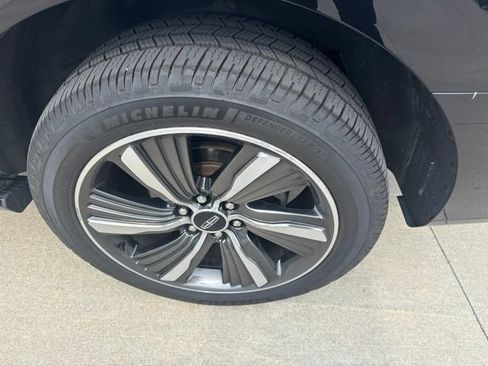 Used 2019 Lincoln Navigator Reserve AWD/4WD image 6