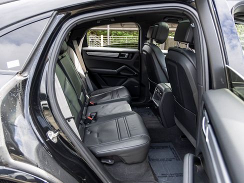 Certified 2023 Porsche Cayenne Platinum Edition w/ Performance Package image 49