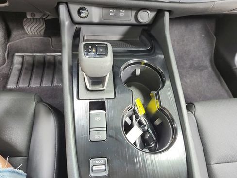 Used 2025 Nissan Rogue SV w/ SV Premium Package FWD image 26