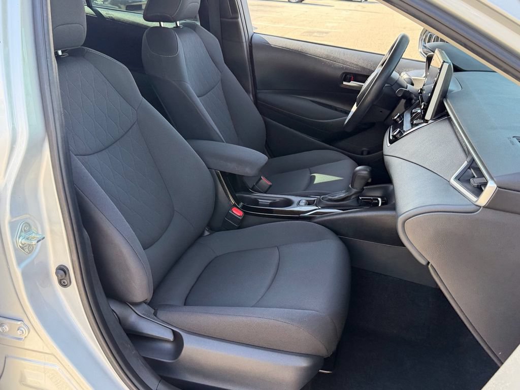 Used 2021 Toyota Corolla LE FWD image 19