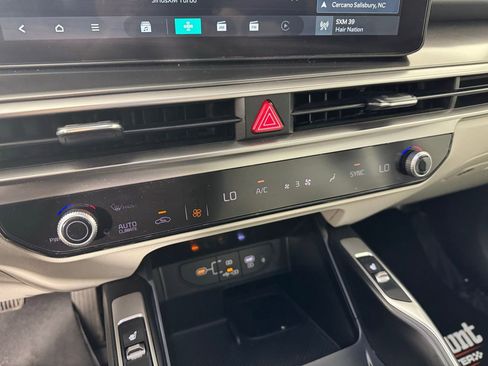 Used 2025 Kia Sorento S w/ Panoramic Sunroof Package image 19