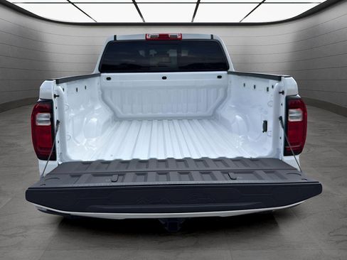 New 2025 GMC Canyon Elevation w/ Convenience Package image 11