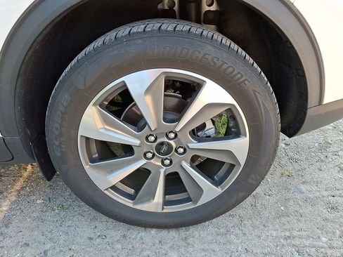 Used 2023 Ford Escape Platinum w/ Premium Technology Package AWD/4WD image 7