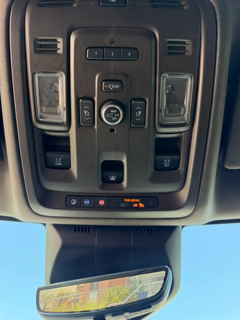 Used 2021 Cadillac Escalade ESV Sport w/ Driver Assist Tech Package AWD/4WD image 36