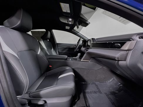 Used 2025 Toyota Camry SE w/ Convenience Package FWD image 31