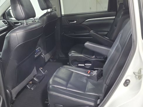 Used 2018 Toyota Highlander Limited AWD/4WD image 13