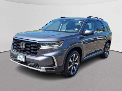 Certified 2023 Honda Pilot Touring image 4
