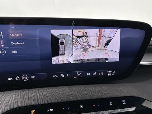 Used 2025 Buick Enclave Sport Touring image 17