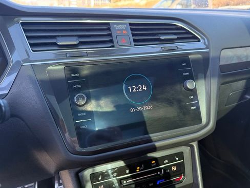 Used 2022 Volkswagen Tiguan SE R-Line image 19