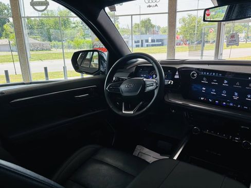 Used 2025 Chevrolet Tahoe Z71 AWD/4WD image 44